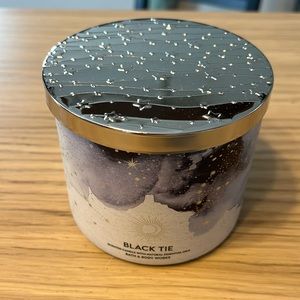 Bath & Body Works 3 Wick Candle. Black Tie.